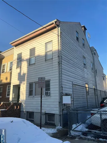 $979,999 | 195 Walnut Street, Newark, NJ 07105