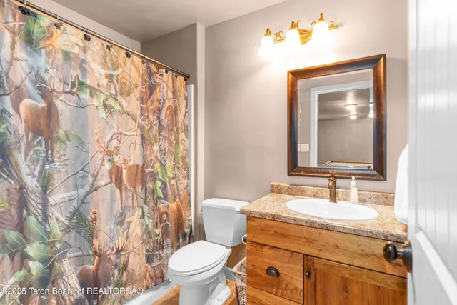 $1,125,000 | 247 Freedom Lane, Freedom, WY 83120