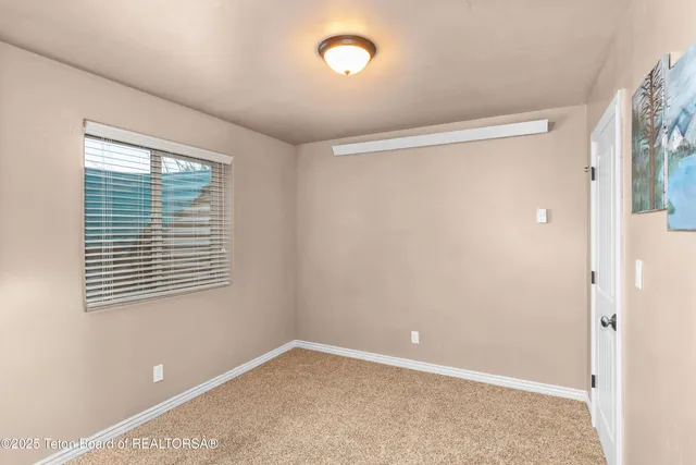 $1,125,000 | 247 Freedom Lane, Freedom, WY 83120