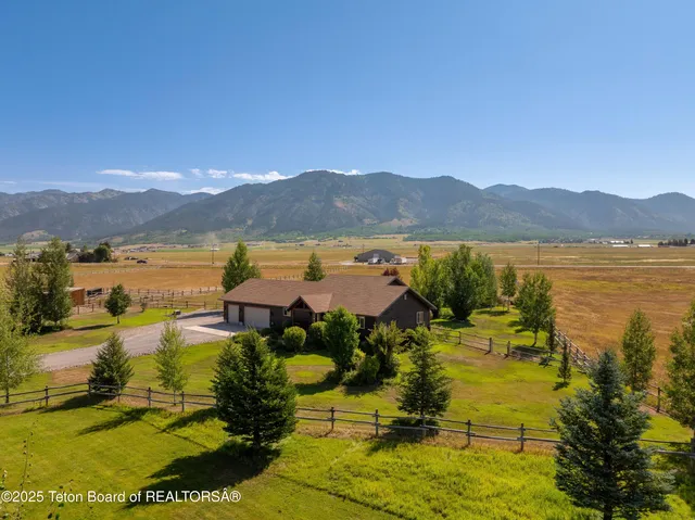 $1,125,000 | 247 Freedom Lane, Freedom, WY 83120