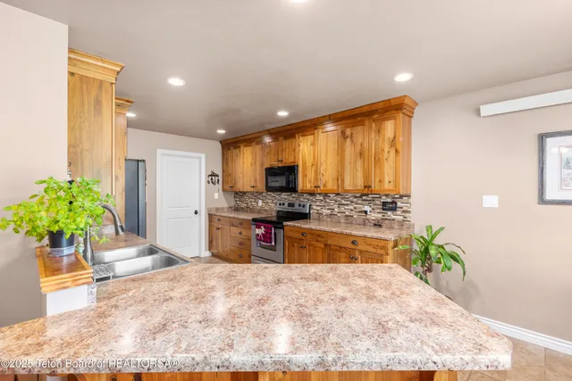 $1,125,000 | 247 Freedom Lane, Freedom, WY 83120