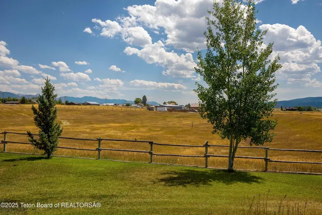 $1,125,000 | 247 Freedom Lane, Freedom, WY 83120