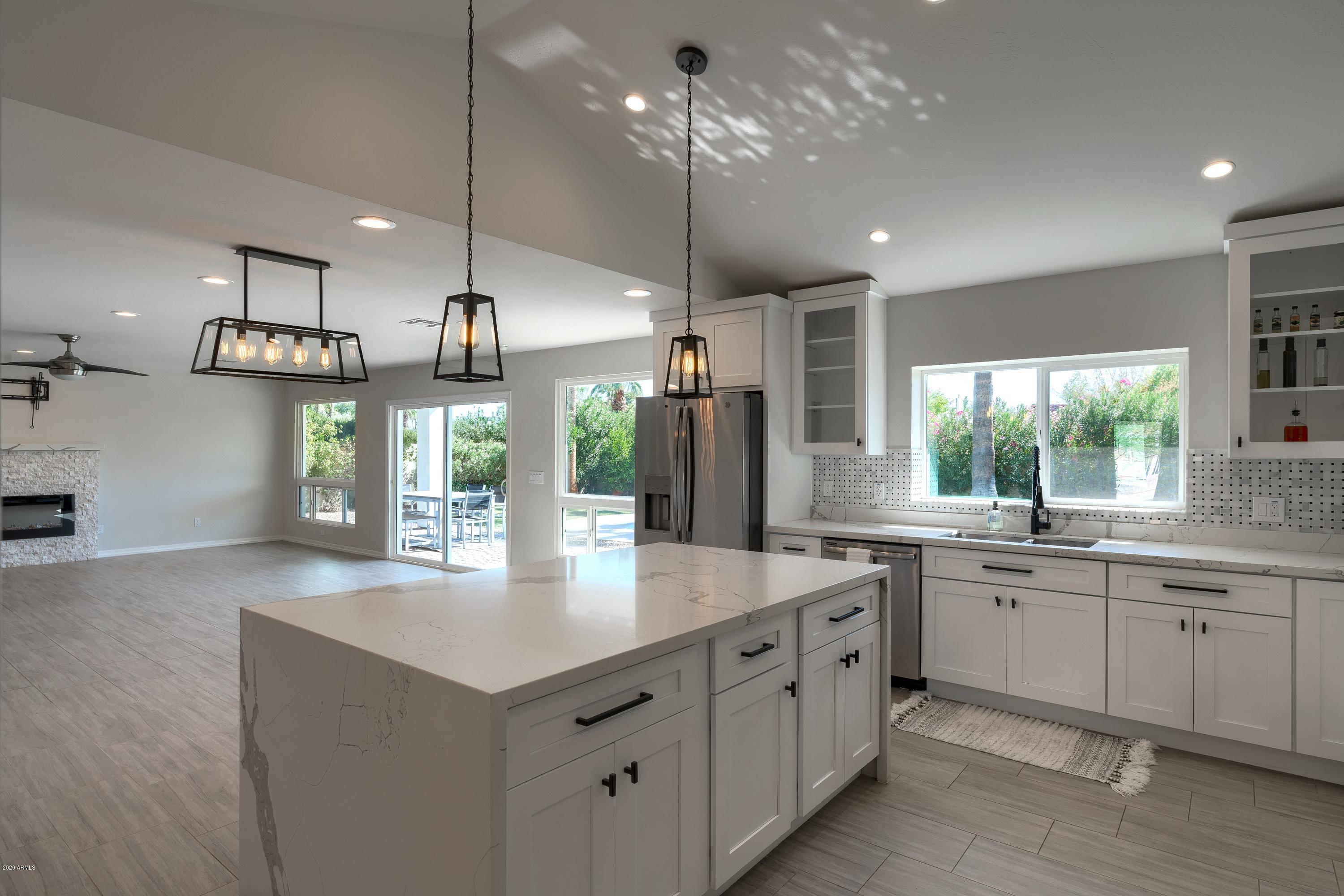 7435 East Corrine Road Scottsdale, AZ 85260 - Photo 5 of 25 Eat-in Kitchen/Dining