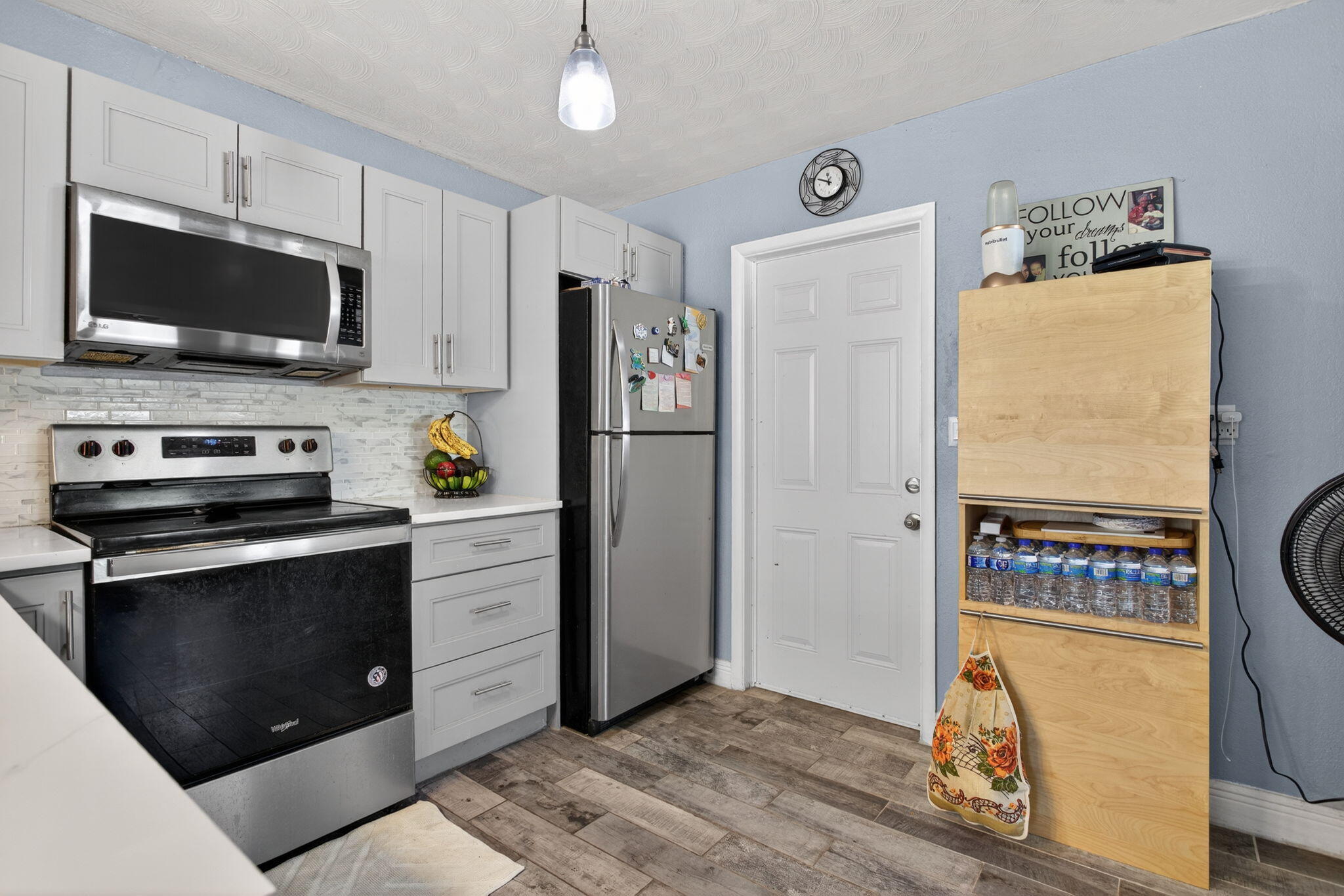 2811 Northeast 9th Terrace Pompano Beach, FL 33064 - Photo 11 of 39 23-web-or-mls-2811 -8015