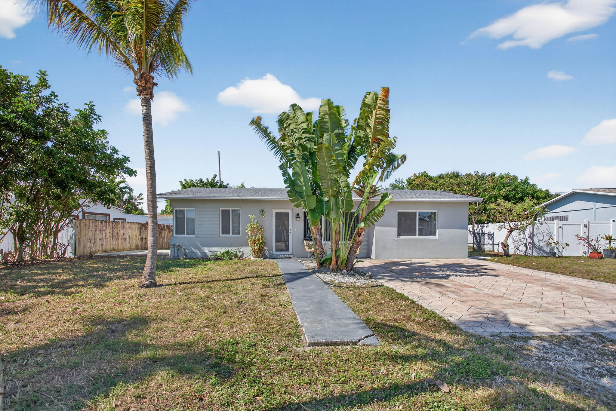 2811 Northeast 9th Terrace Pompano Beach, FL 33064 - Photo 3 of 39 2-web-or-mls-2811 -7905