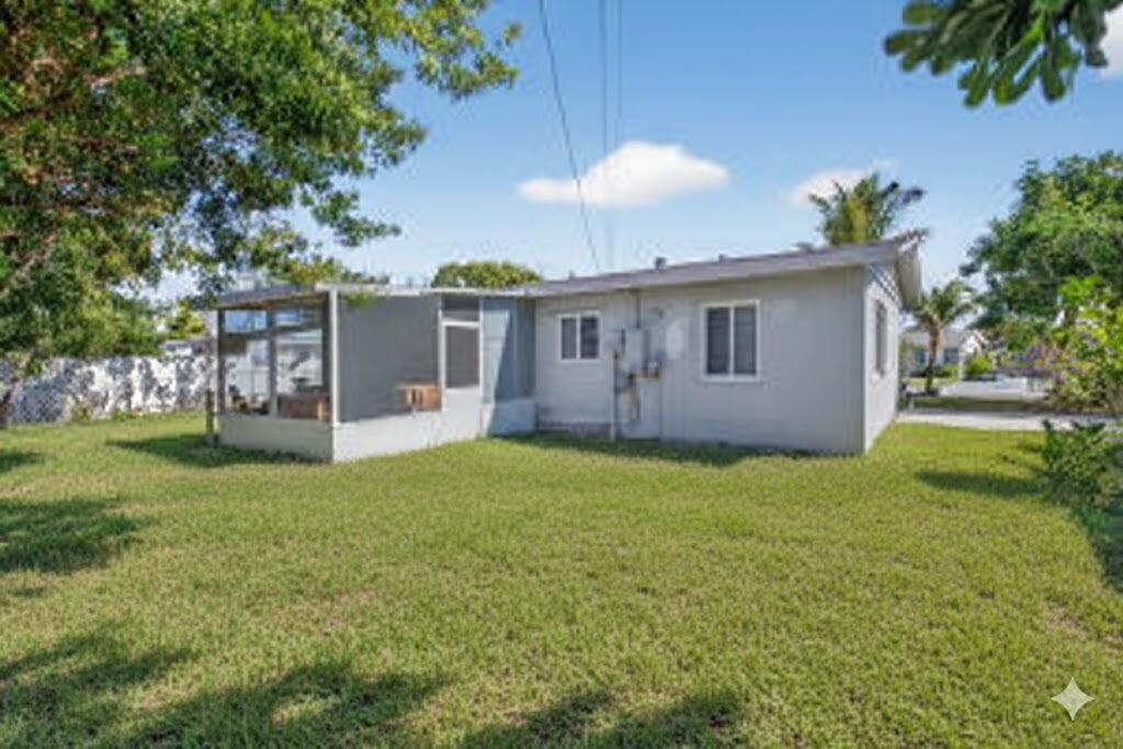 2811 Northeast 9th Terrace Pompano Beach, FL 33064 - Photo 34 of 39 unnamed