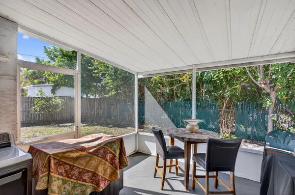 $449,999 | 2811 Northeast 9th Terrace, Pompano Beach, FL 33064