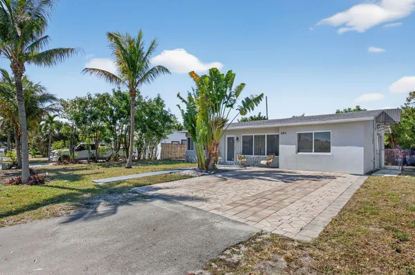 $449,999 | 2811 Northeast 9th Terrace, Pompano Beach, FL 33064