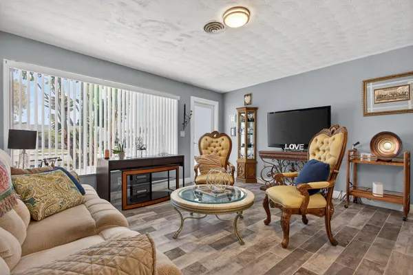 $449,999 | 2811 Northeast 9th Terrace, Pompano Beach, FL 33064