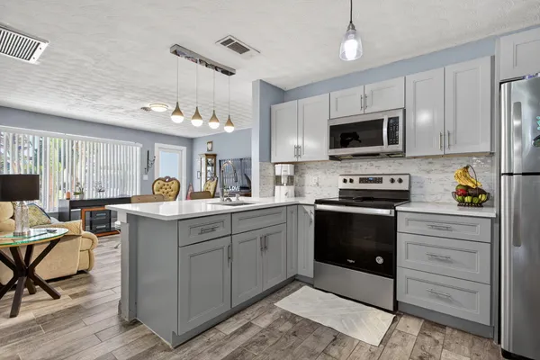 $449,999 | 2811 Northeast 9th Terrace, Pompano Beach, FL 33064