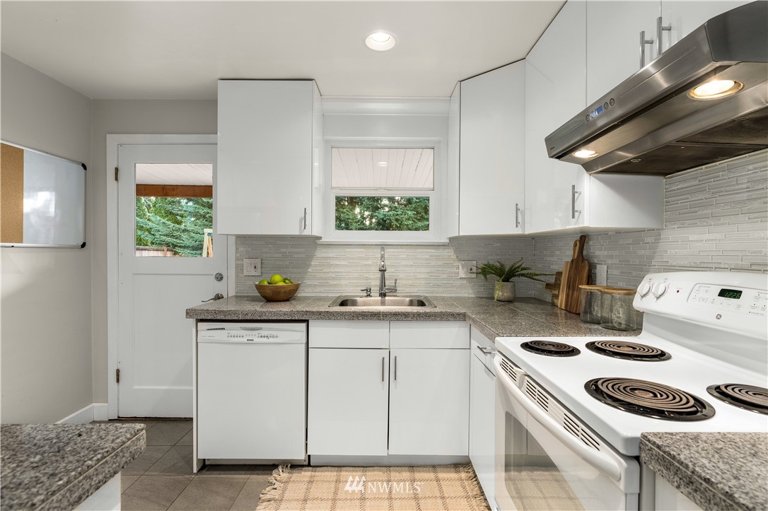 2111 North 88th Street Seattle, WA 98103 - Photo 8 of 22 Gallery Image 8