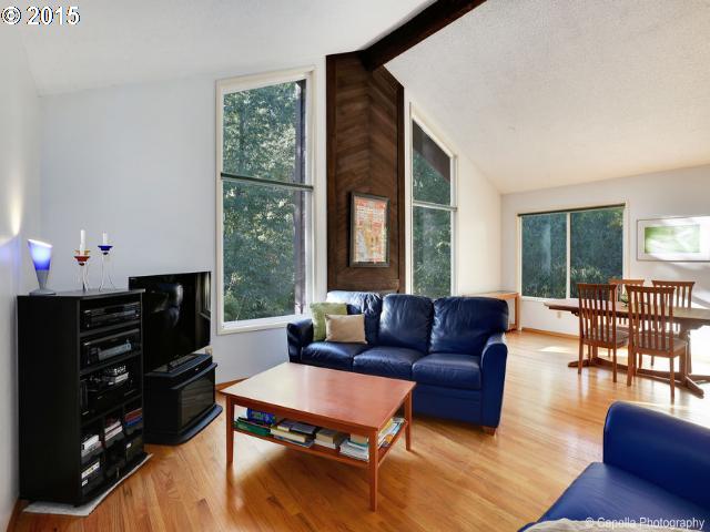 10017 Southwest Quail Post Road Portland, OR 97219 - Photo 3 of 16 Gallery Image 3