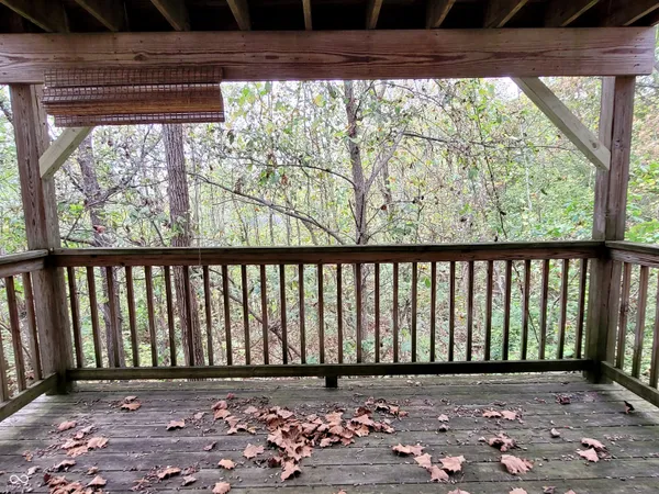 $950 | 250 Locust Lane, Nashville, IN 47448