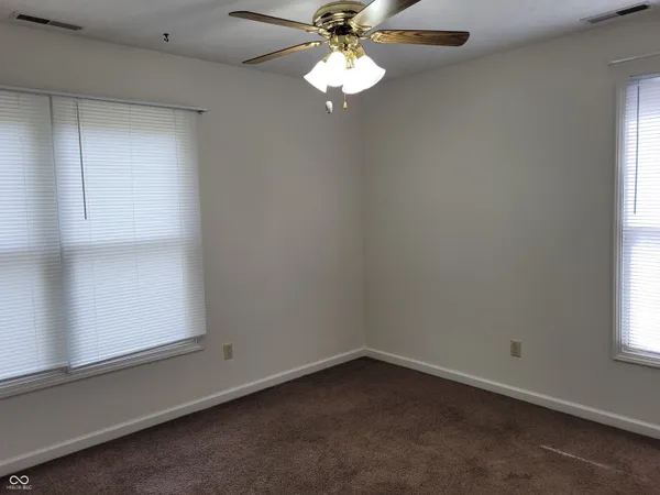 $950 | 250 Locust Lane, Nashville, IN 47448