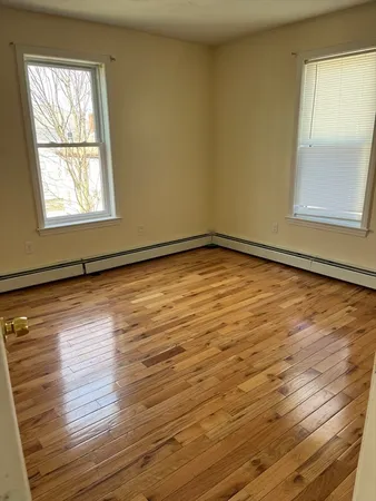 $1,300 | 61 Tecumseh Street, Unit 3, Fall River, MA 02721