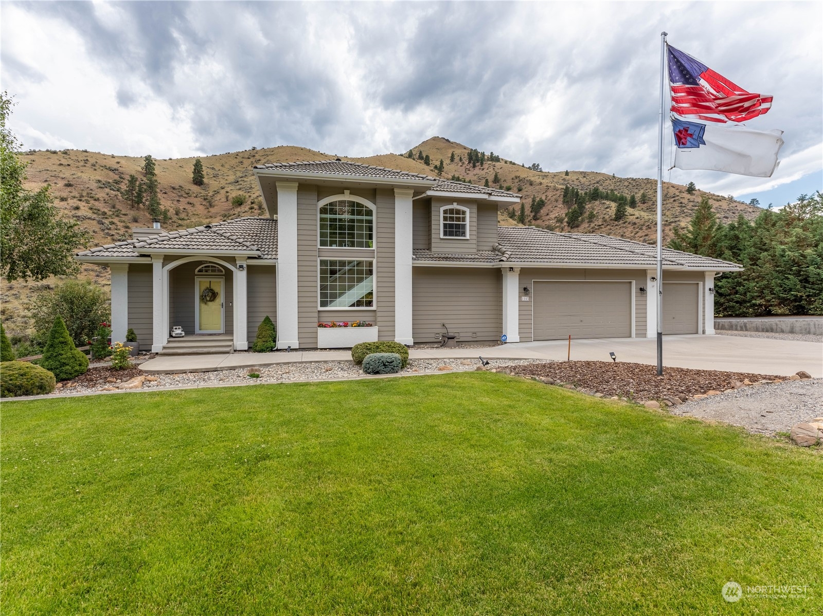 1145 Pitcher Canyon Road Wenatchee, WA 98801 - Photo 3 of 40 Gallery Image 3