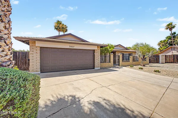 $2,995 | 3027 West Tierra Buena Lane, Phoenix, AZ 85053