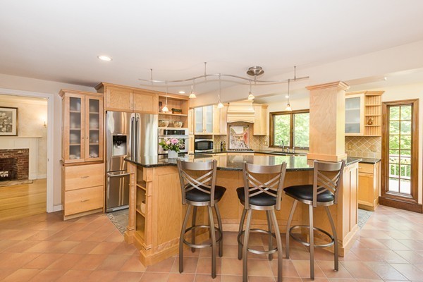 32 Willowdale Road Topsfield, MA 01983 - Photo 4 of 30 Gallery Image 4