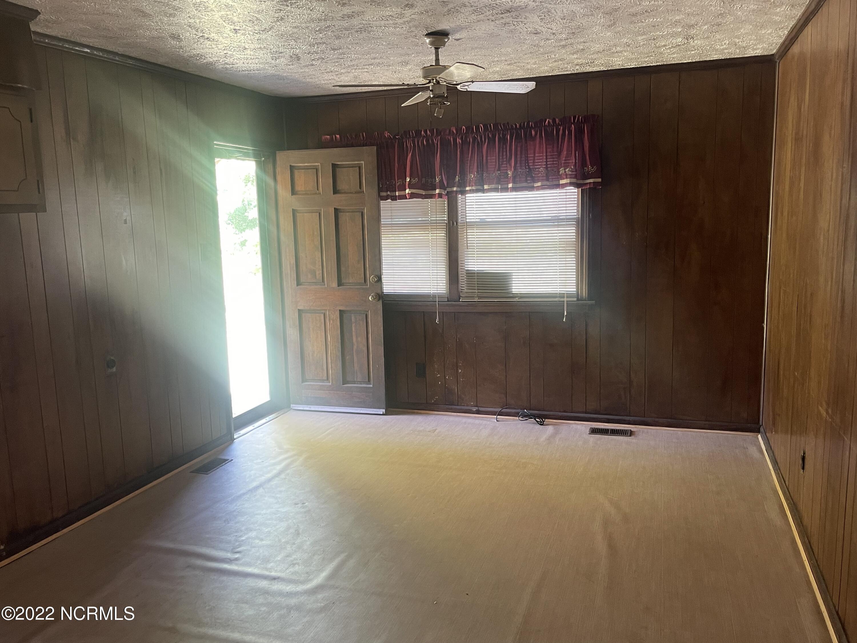 141 Crestway Drive Rockingham, NC 28379 - Photo 3 of 18 IMG_3194