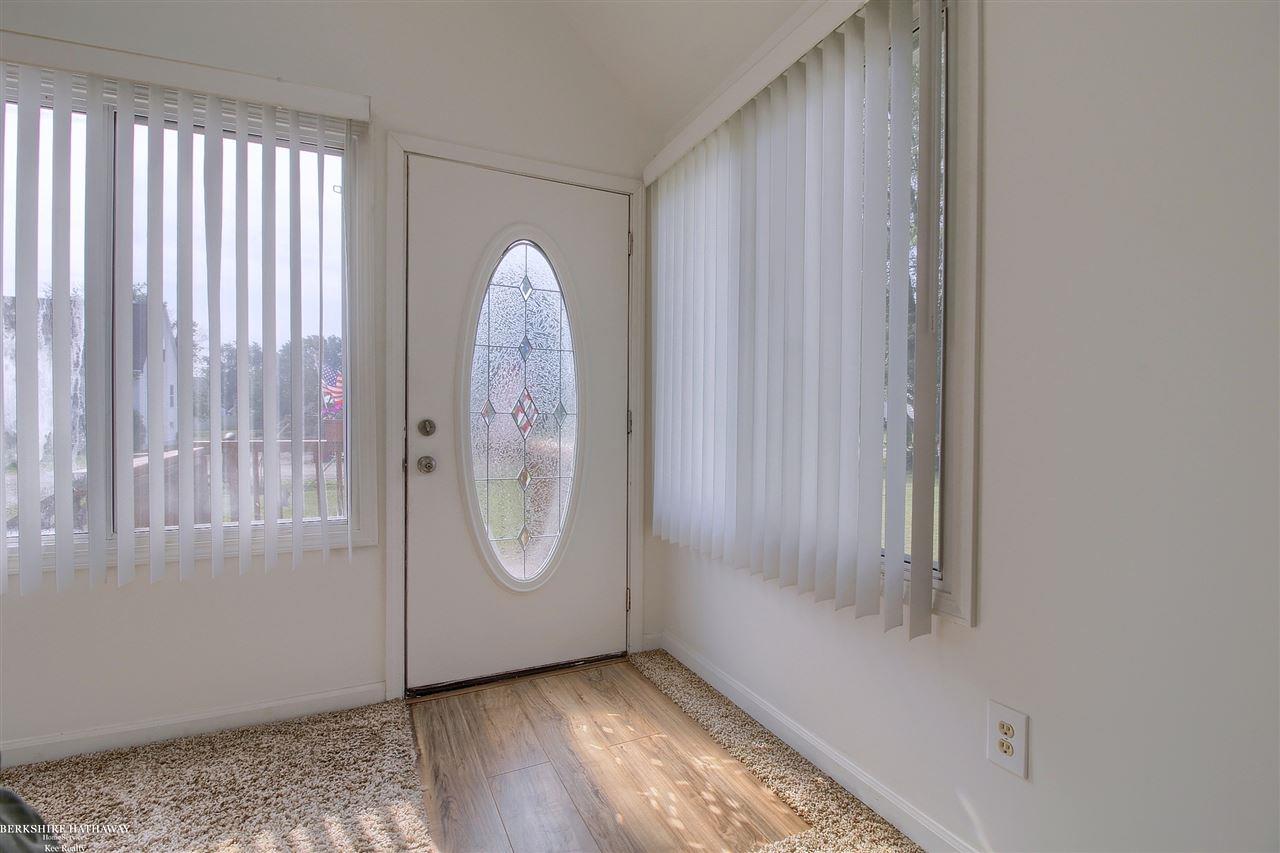 49701 Fuller Road New Baltimore, MI 48051 - Photo 5 of 27 31389264-4.JPG