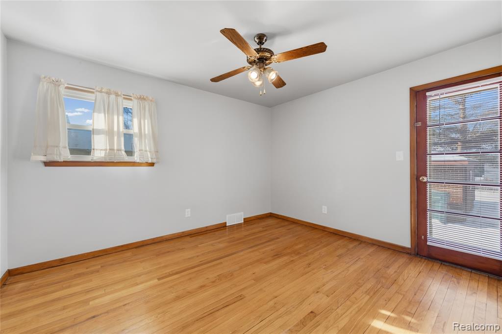 2722 Banner Street Dearborn, MI 48124 - Photo 14 of 32