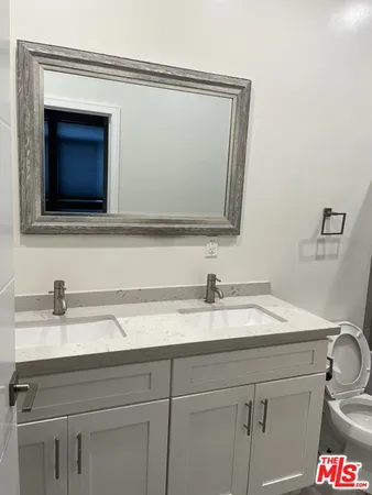 $3,231 | 3955 South Budlong Avenue, Unit 3955, Los Angeles, CA 90037