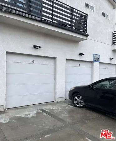 $3,231 | 3955 South Budlong Avenue, Unit 3955, Los Angeles, CA 90037