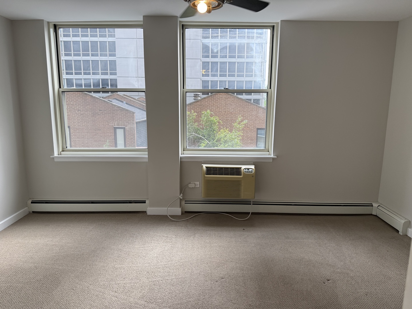 3033 North Sheridan Road, Unit 403 Chicago, IL 60657 - Photo 15 of 26 Gallery Image 15