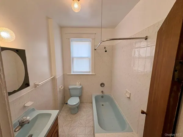 $3,200 | 106 McLean Avenue, Yonkers, NY 10705