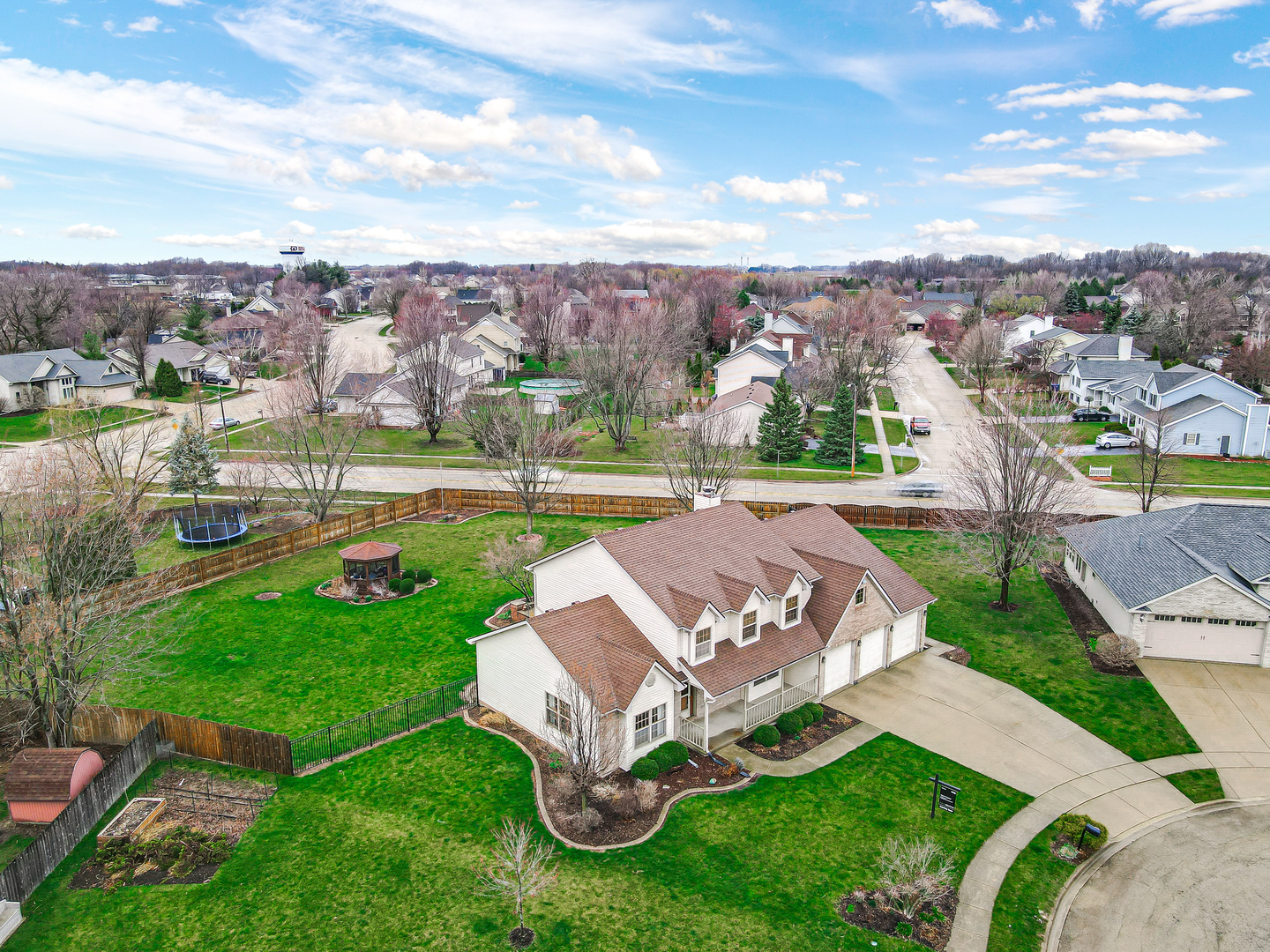 959 Willow Circle DeKalb, IL 60115 - Photo 5 of 39 an aerial view of a house with garden