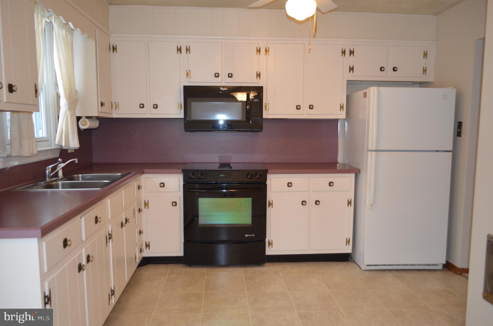 437 Springlake Road Harrisburg, PA 17112 - Photo 5 of 18 Gallery Image 5