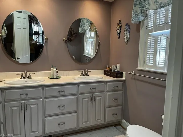 $595,800 | 403 Weaver Drive, Lexington, NC 27292