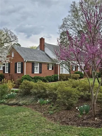 $595,800 | 403 Weaver Drive, Lexington, NC 27292