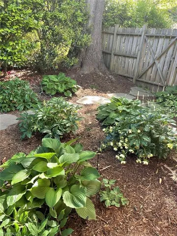 $595,800 | 403 Weaver Drive, Lexington, NC 27292