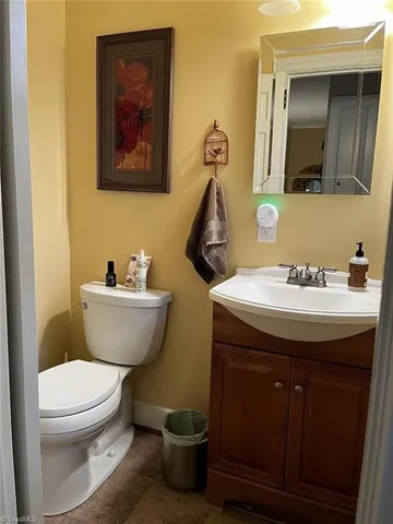 $595,800 | 403 Weaver Drive, Lexington, NC 27292