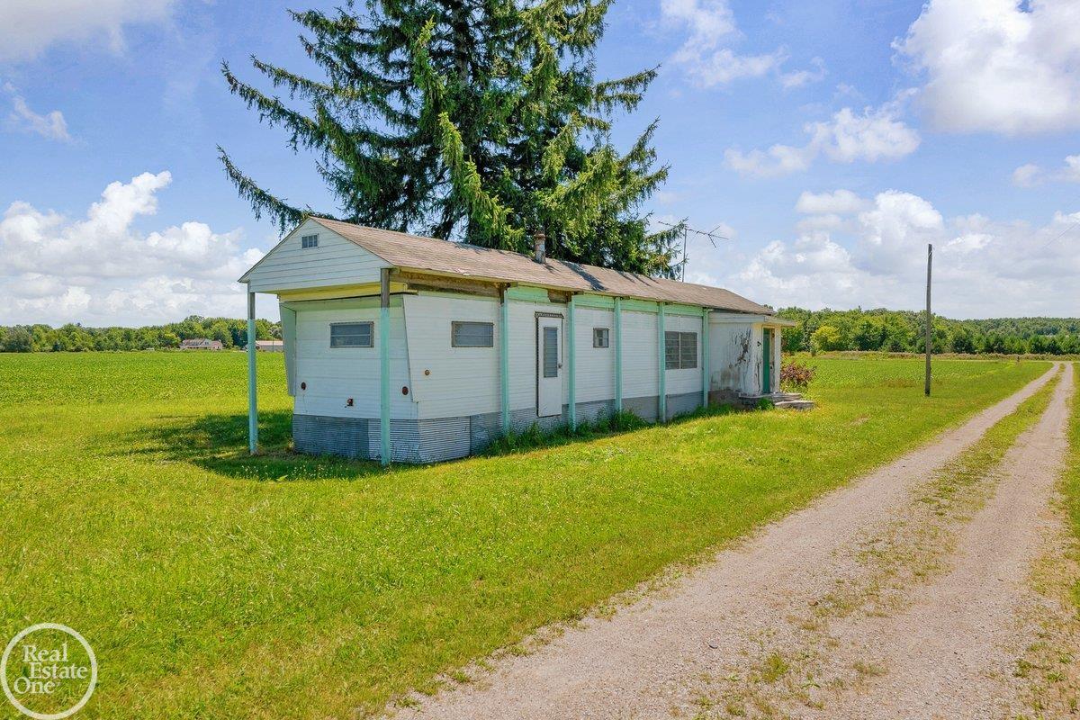 9268 Yale Road Avoca, MI 48006 - Photo 40 of 43