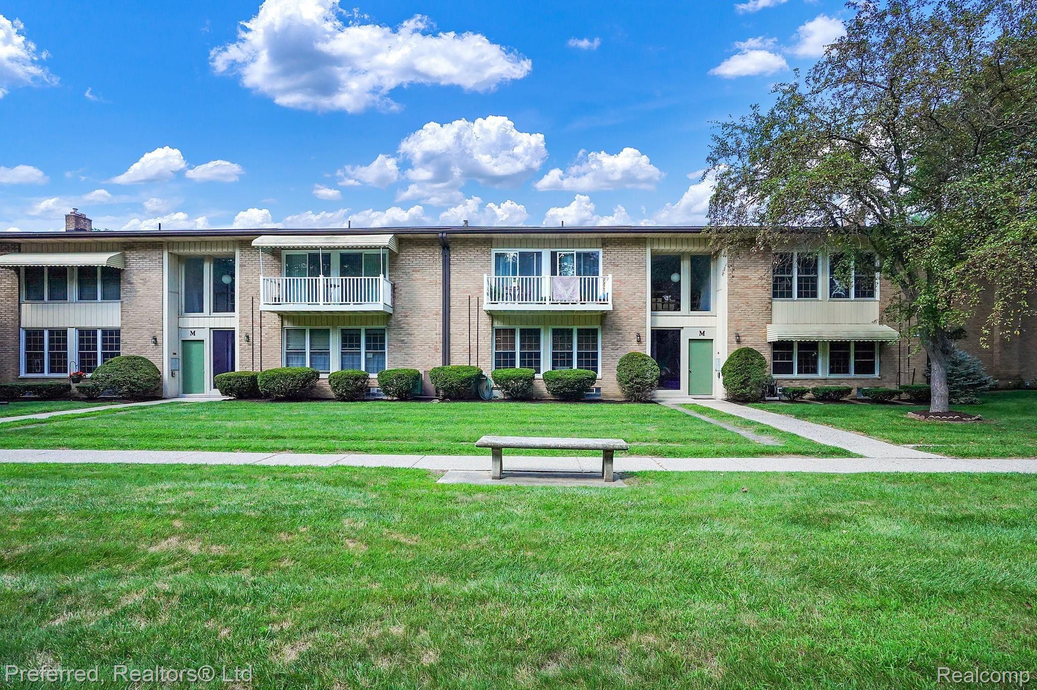 1199 Sheldon Road, Unit M90 Plymouth, MI 48170 - Photo 2 of 26 Courtyard for M.jpg