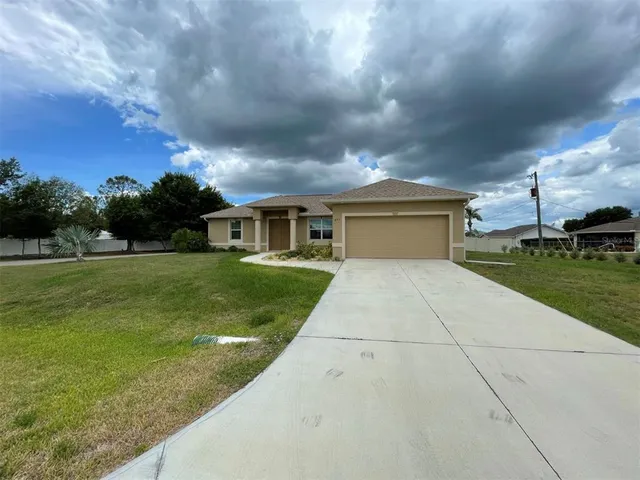 $1,995 | 497 MacArthur Drive, Port Charlotte, FL 33954