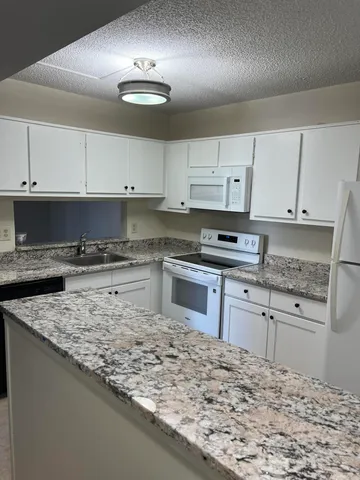 $2,115 | 6272 Chasewood Drive, Unit B, Jupiter, FL 33458