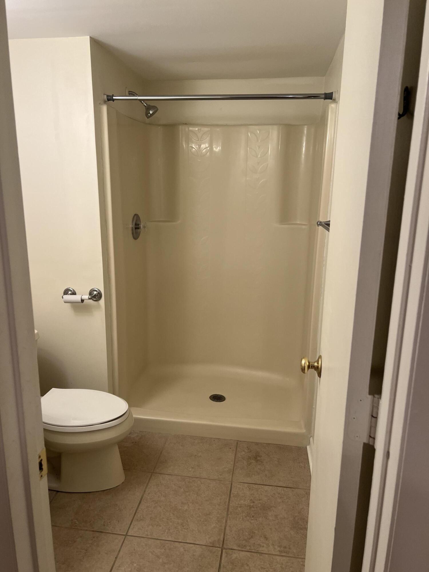 6272 Chasewood Drive, Unit B Jupiter, FL 33458 - Photo 6 of 9 IMG_4778