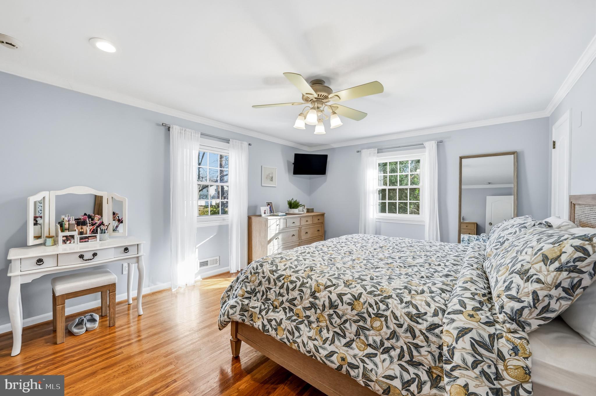 217 Red Stone Ridge Cherry Hill, NJ 08034 - Photo 34 of 44 a bedroom with a bed and a flat screen tv