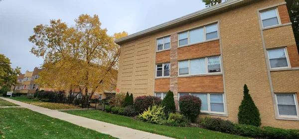 $1,400 | 1955 Euclid Avenue, Unit 208, Berwyn, IL 60402