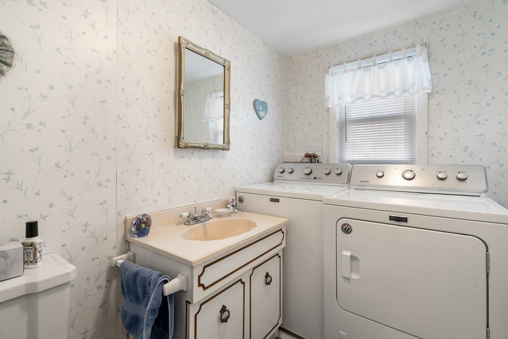 4 Hanson Road Saugus, MA 01906 - Photo 11 of 18 Gallery Image 11