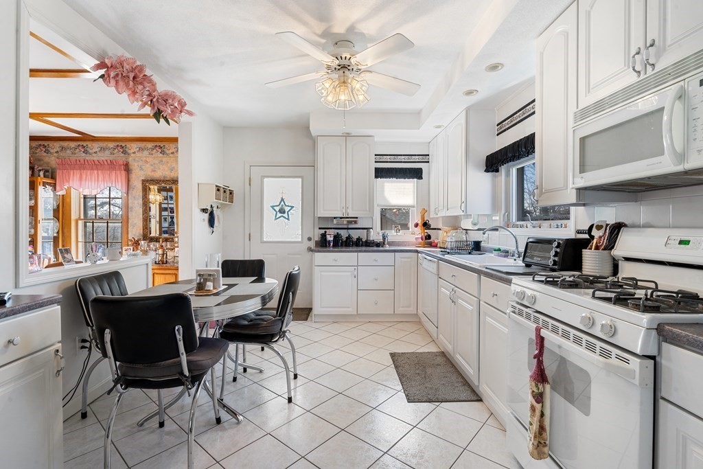 4 Hanson Road Saugus, MA 01906 - Photo 9 of 18 Gallery Image 9