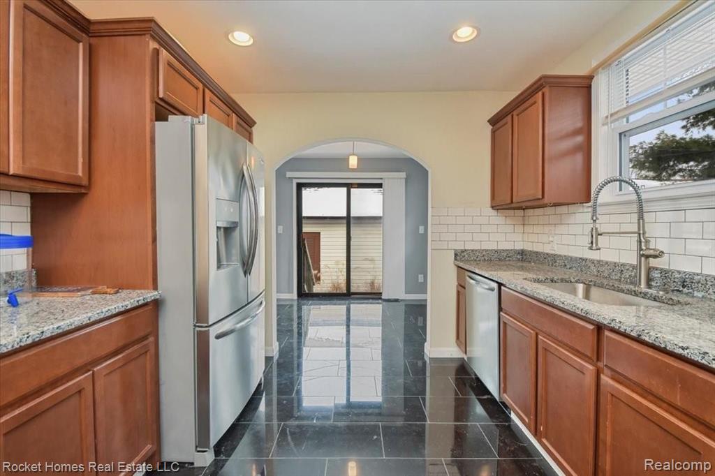 1452 Bishop Road Grosse Pointe Park, MI 48230 - Photo 15 of 48