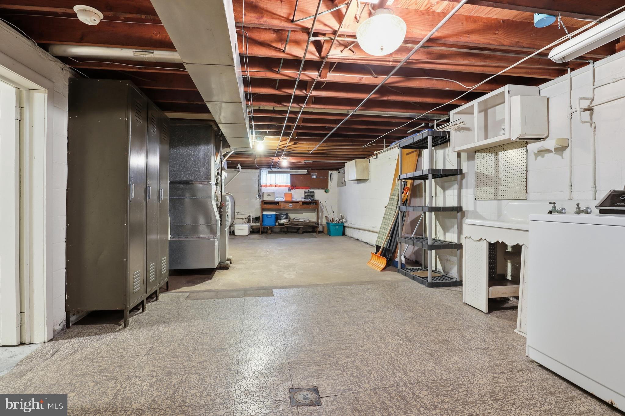 865 Taxville Road York, PA 17404 - Photo 30 of 40 Spacious basement with potential for creativity.