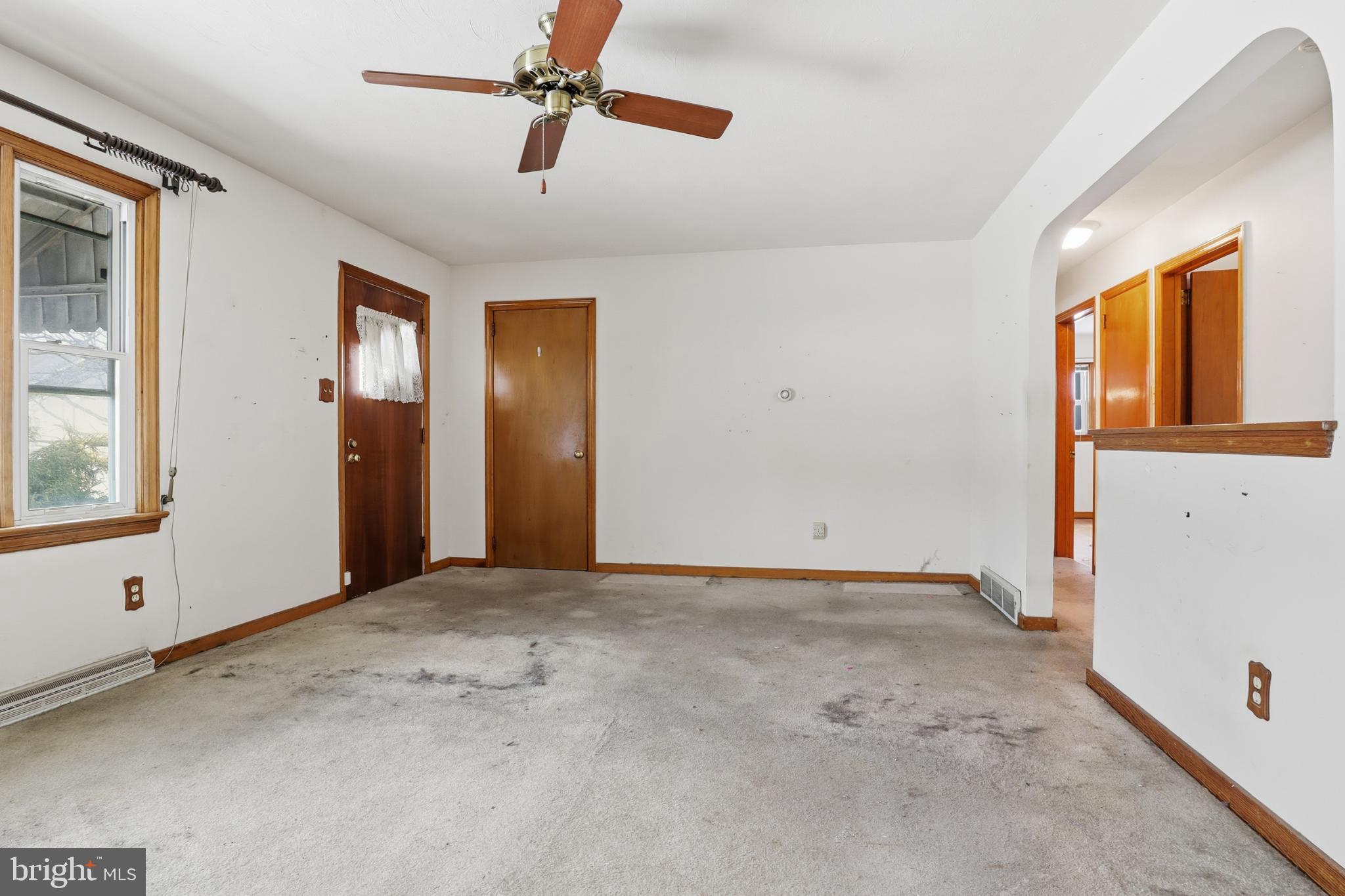 865 Taxville Road York, PA 17404 - Photo 8 of 40 Spacious living area with natural light.