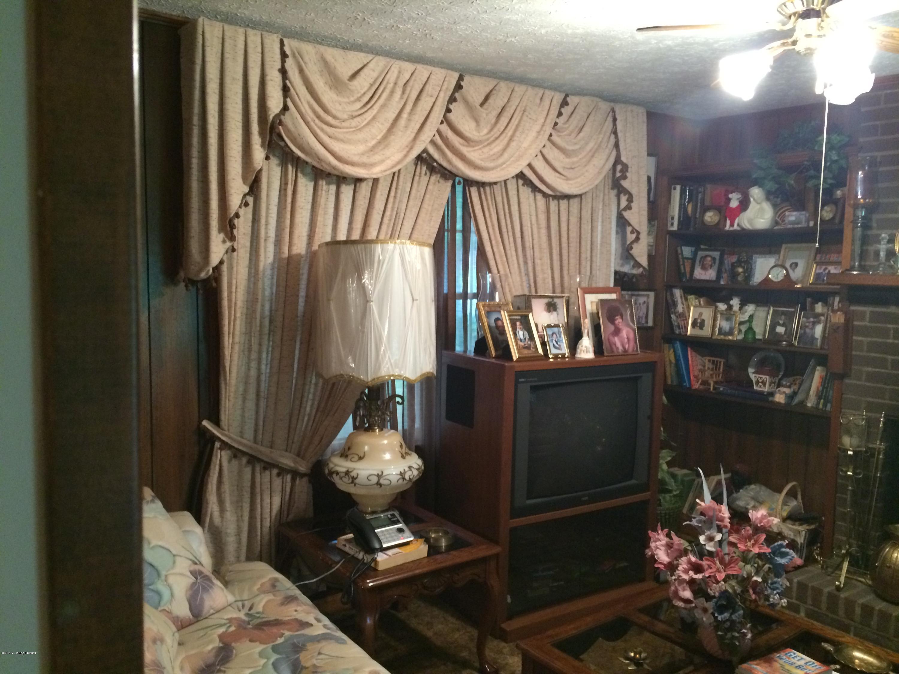 3008 Winterhaven Road Louisville, KY 40220 - Photo 7 of 23 Leisure Room too