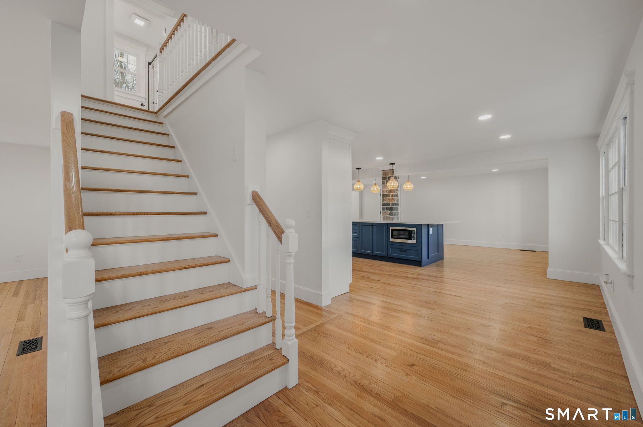 87 Colony Road Groton, CT 06340 - Photo 5 of 34