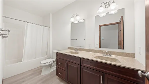 $947,000 | 13710 Airport, Ferryville, WI 54628